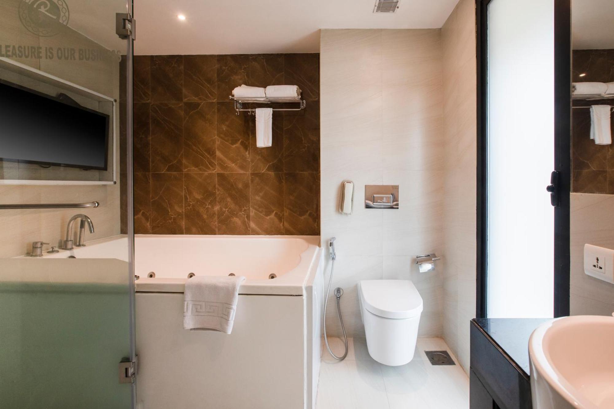Club Room with Jacuzzi