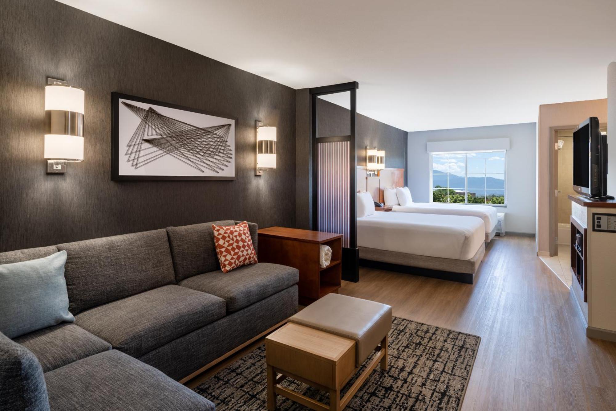 Queen Room Two Queen Beds Sofa Bed High Floor