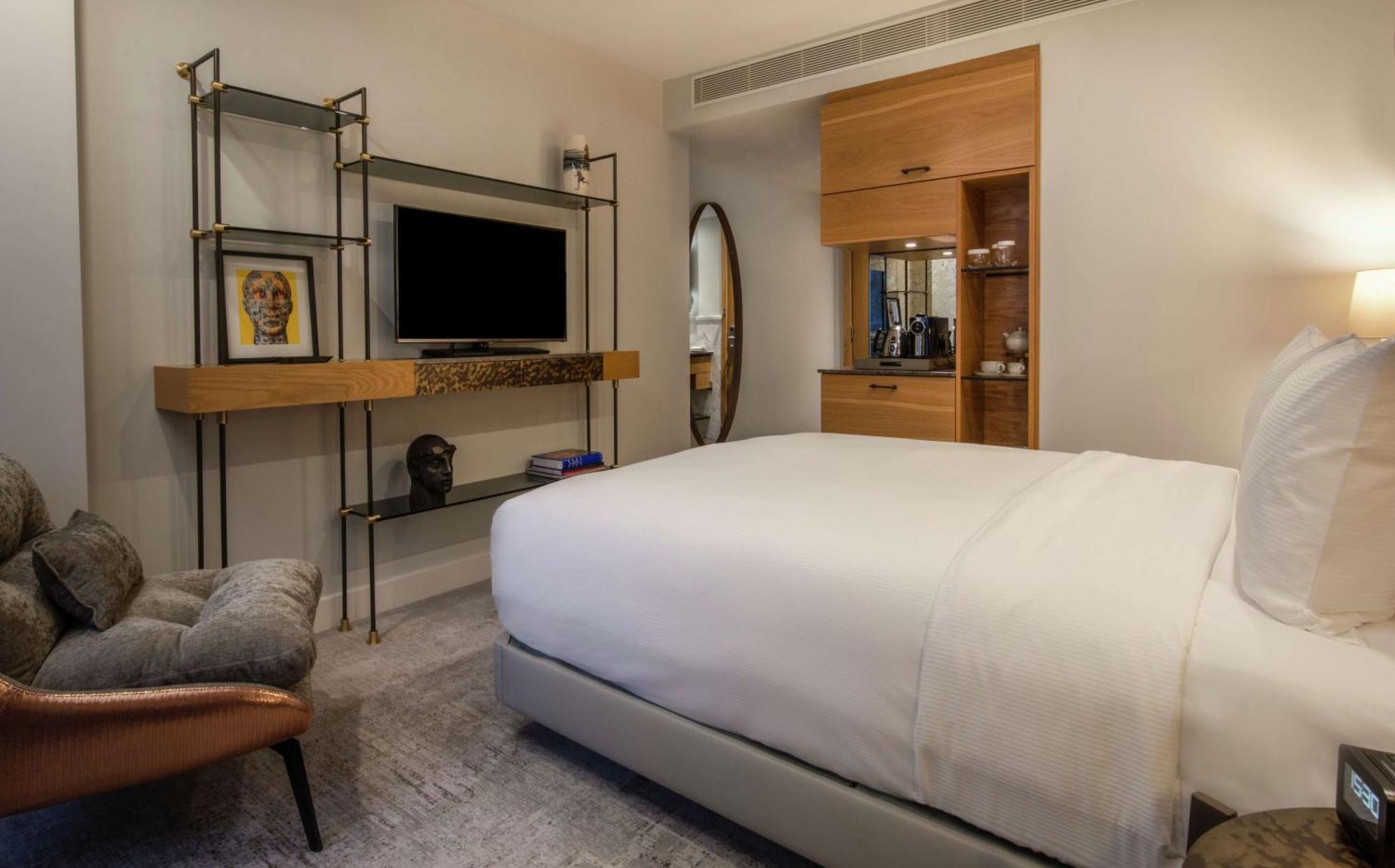 Queen Room