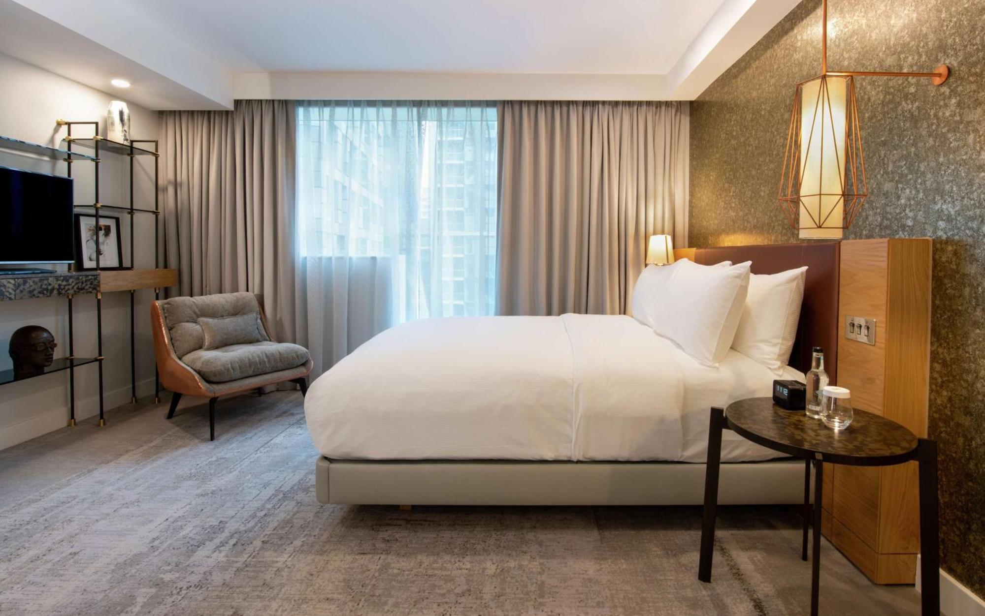Queen Room Mobility Access