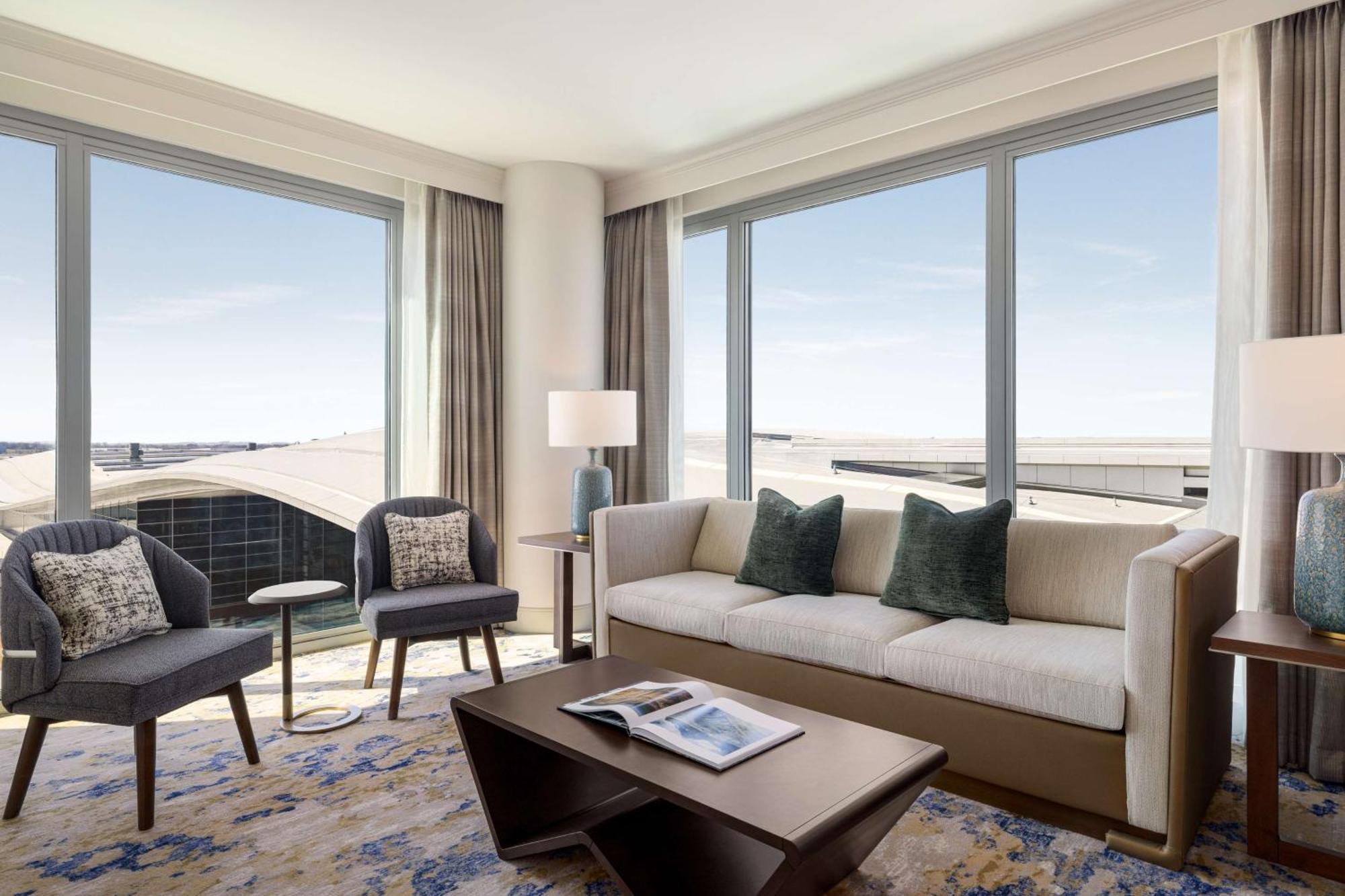 One-Bedroom King Suite