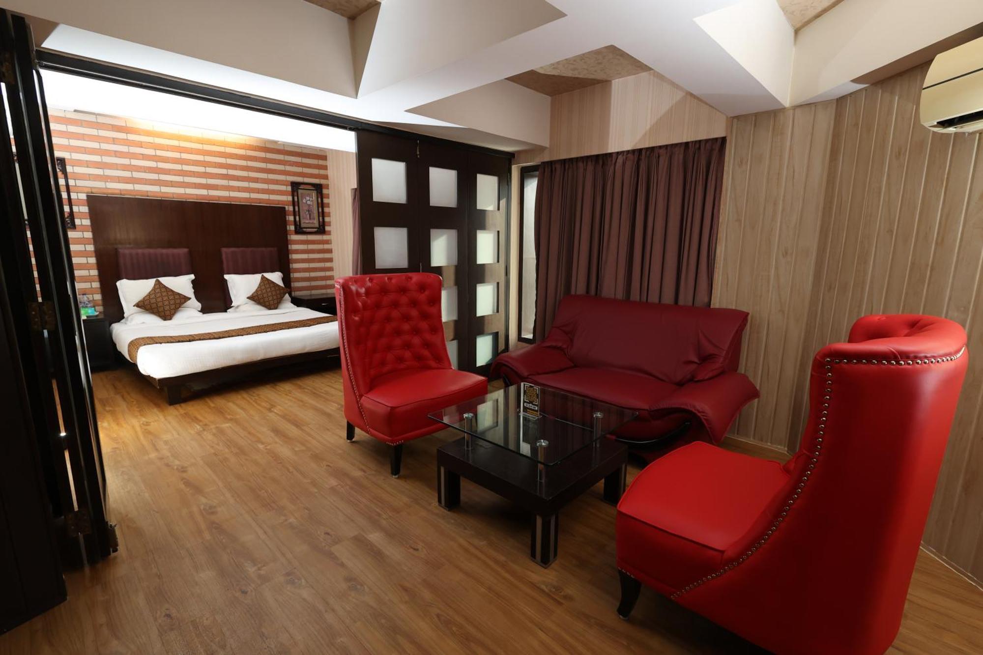 Deluxe Suite