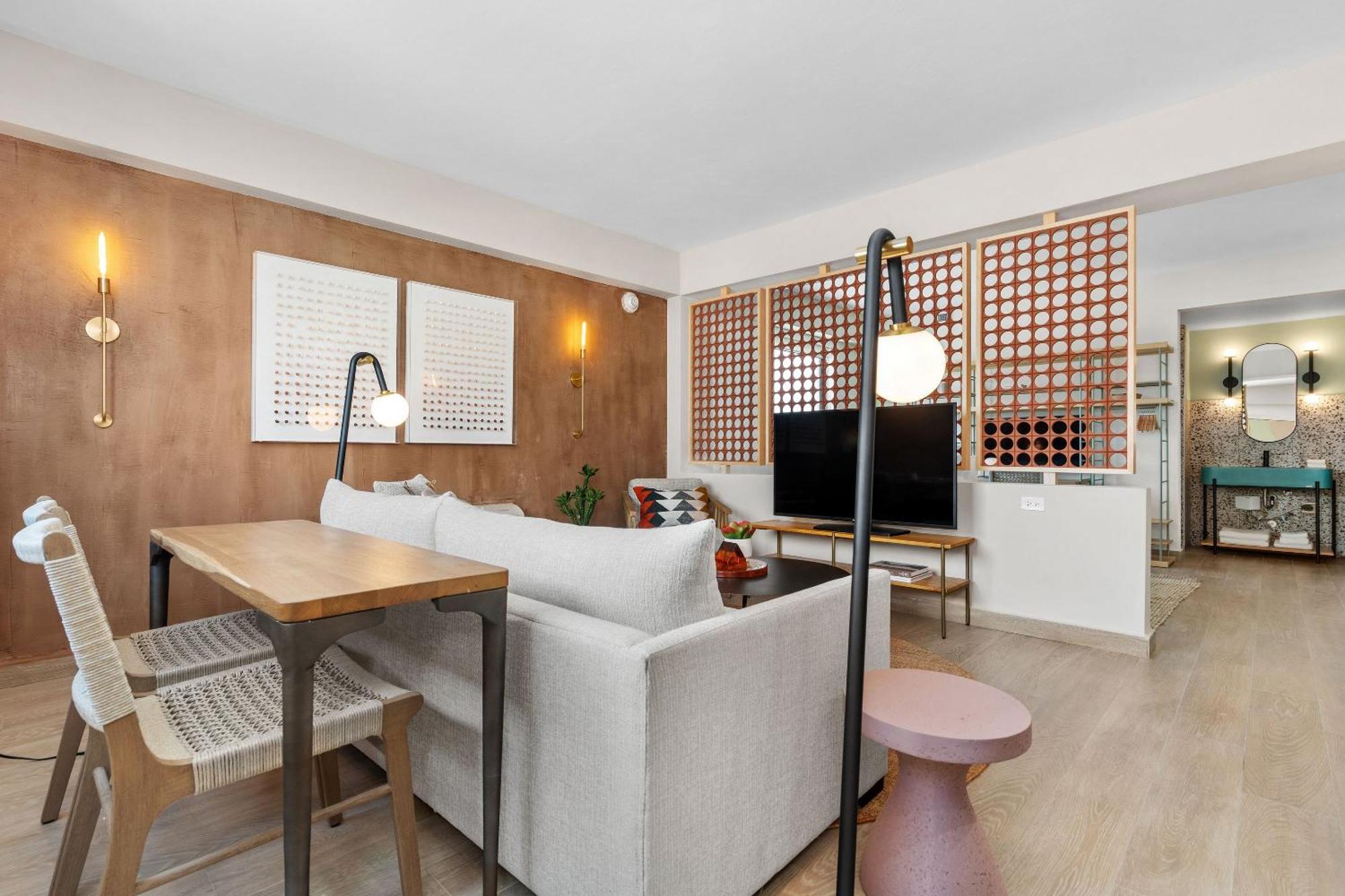 Studio Suite Plus