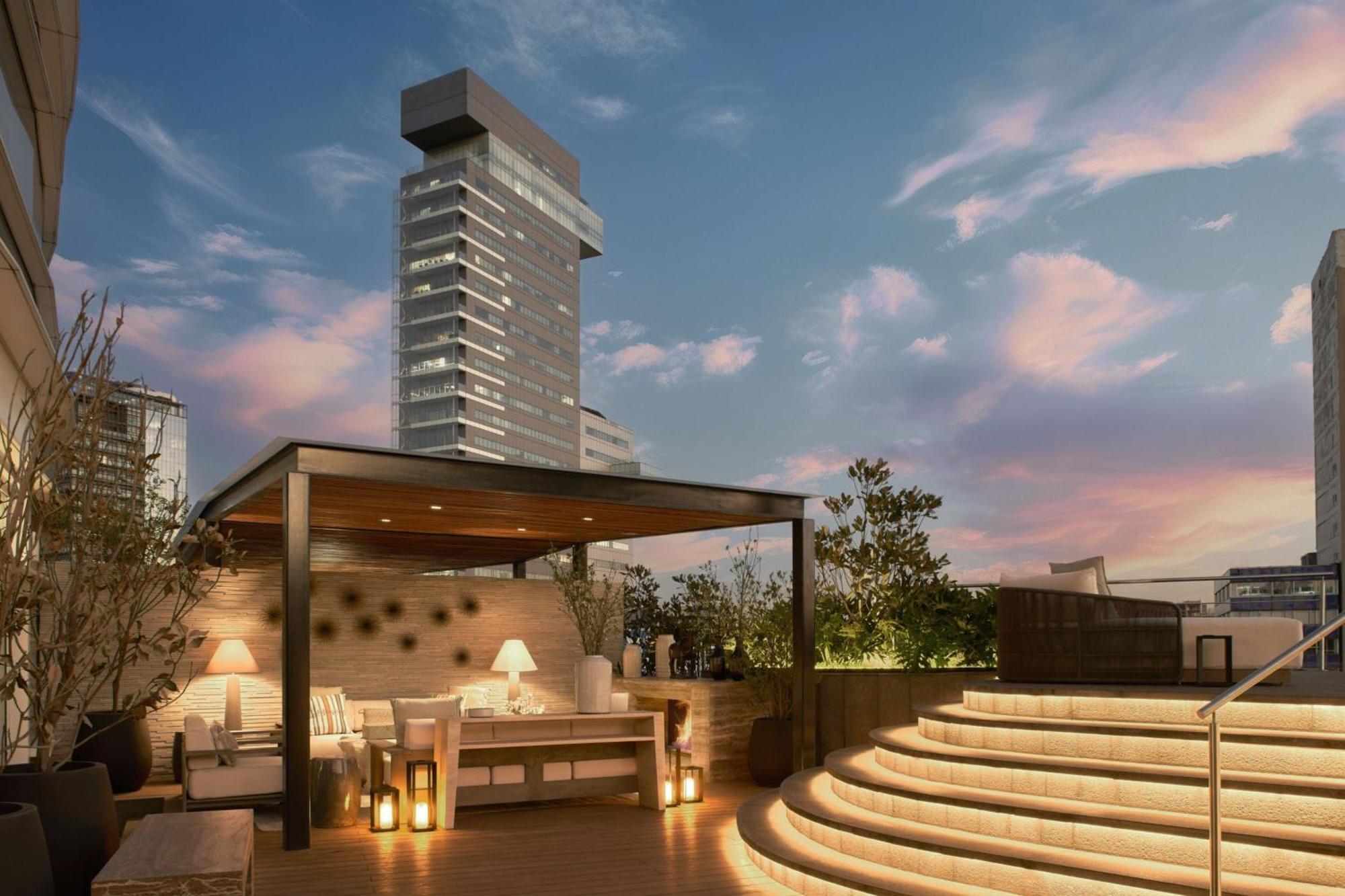 King Suite Private Pool Butler Service