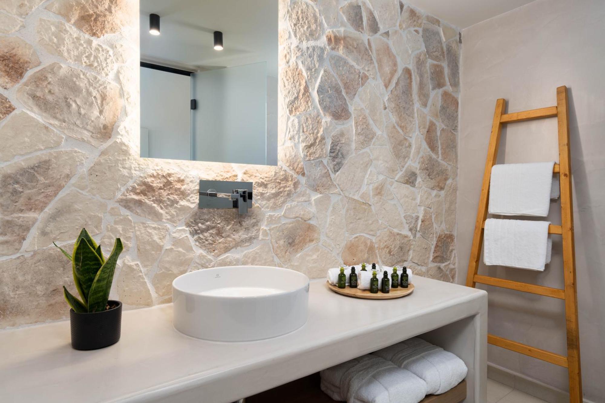 Junior Suite Hot Tub