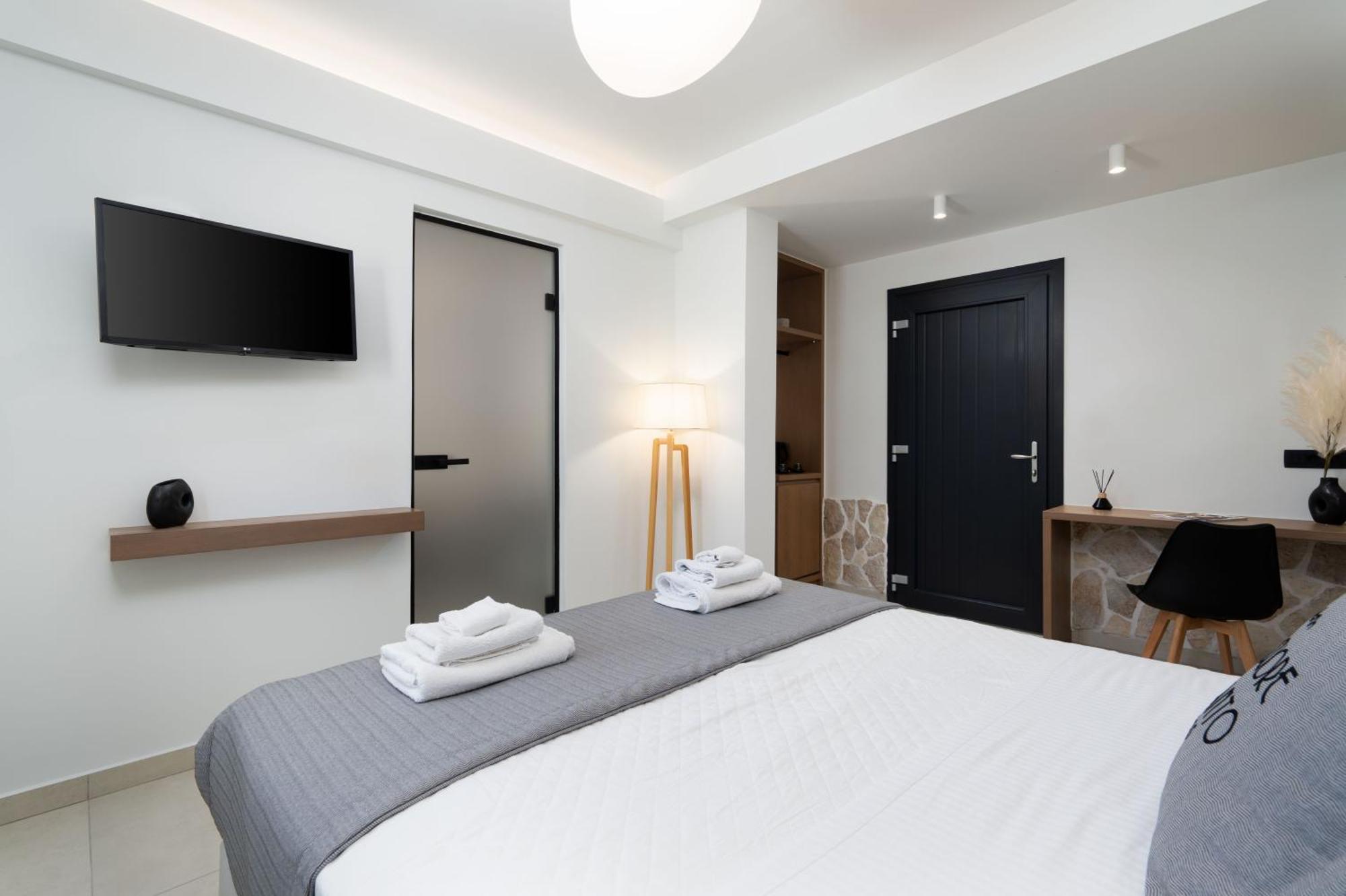 Standard Double Suite