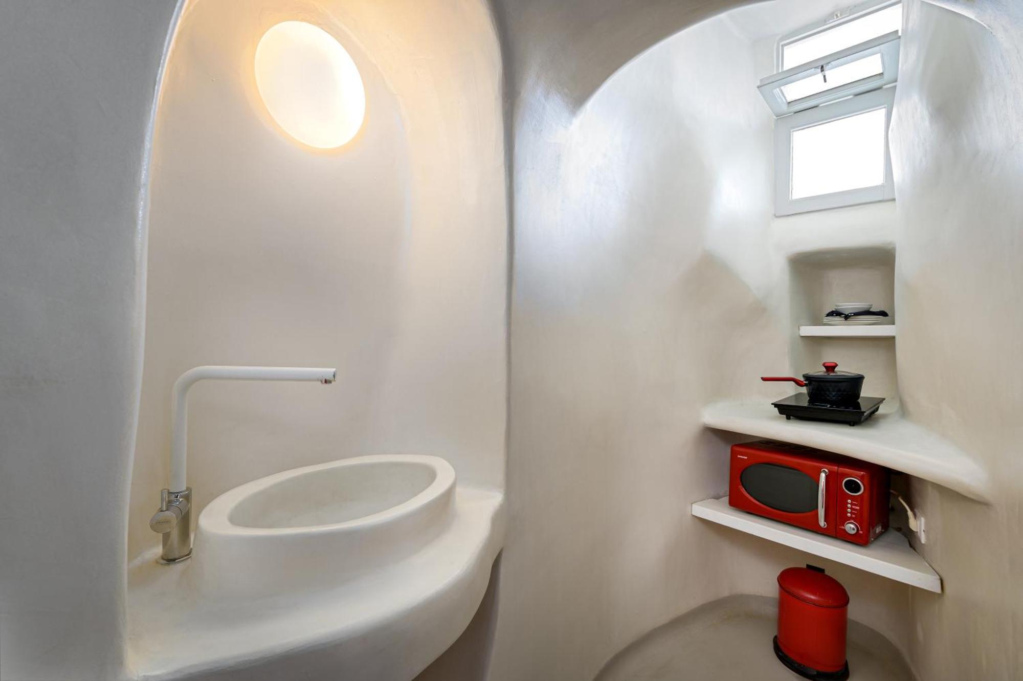 Elegant two-bedroom duplex Hot Tubs Private Pool & Caldera View