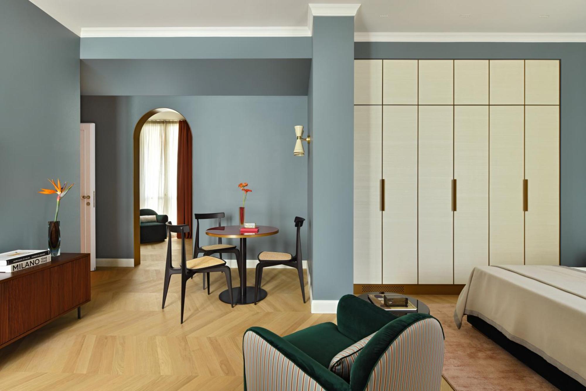 Deluxe King Suite