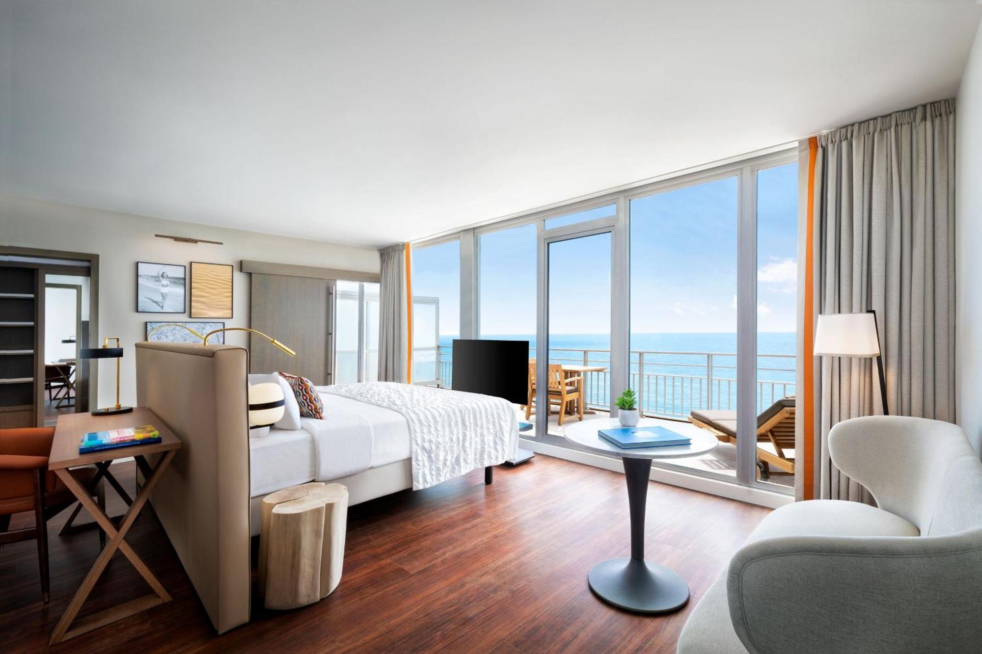 Junior Suite Sea View King bed