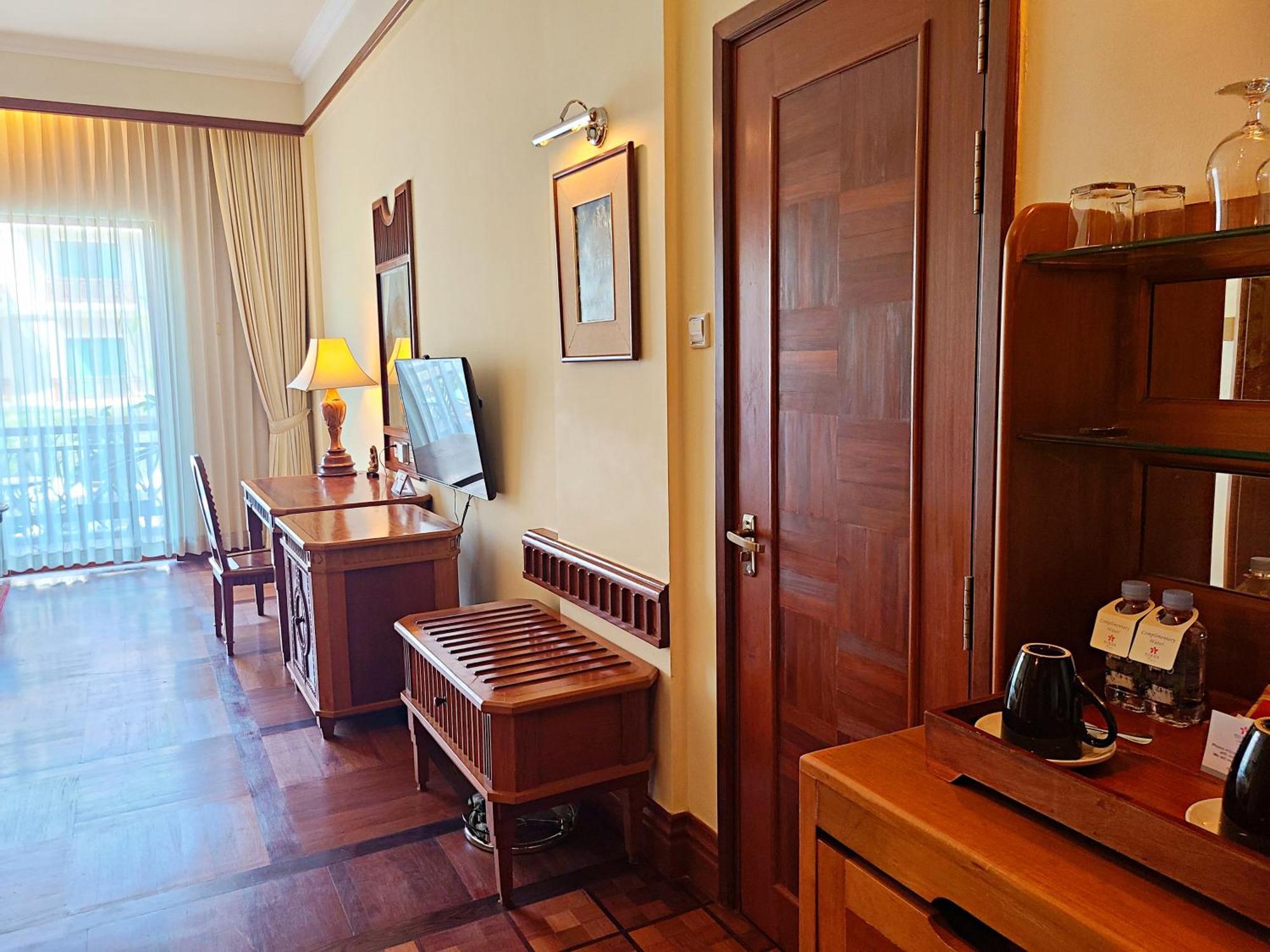 Deluxe Family Room 15minutes foot massage