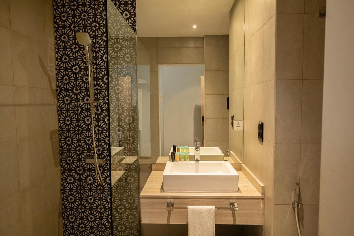 Standard Room Twin Bed includes F&B