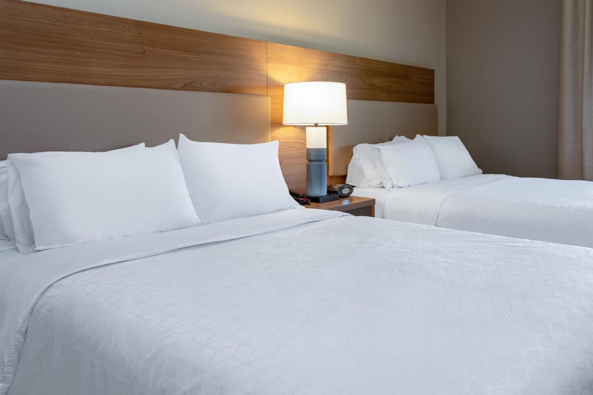 Queen Studio Suite Two Queen Beds Mobility Access Tub or Non-Smoking