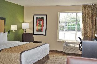 Queen studio 1 Queen Bed Disability Access or Non-Smoking