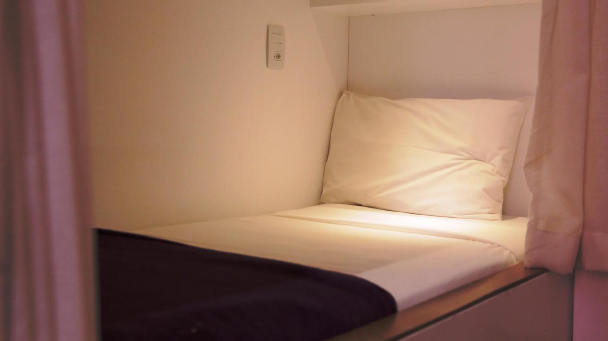 Bed 6-Bed Female Dormitory Room