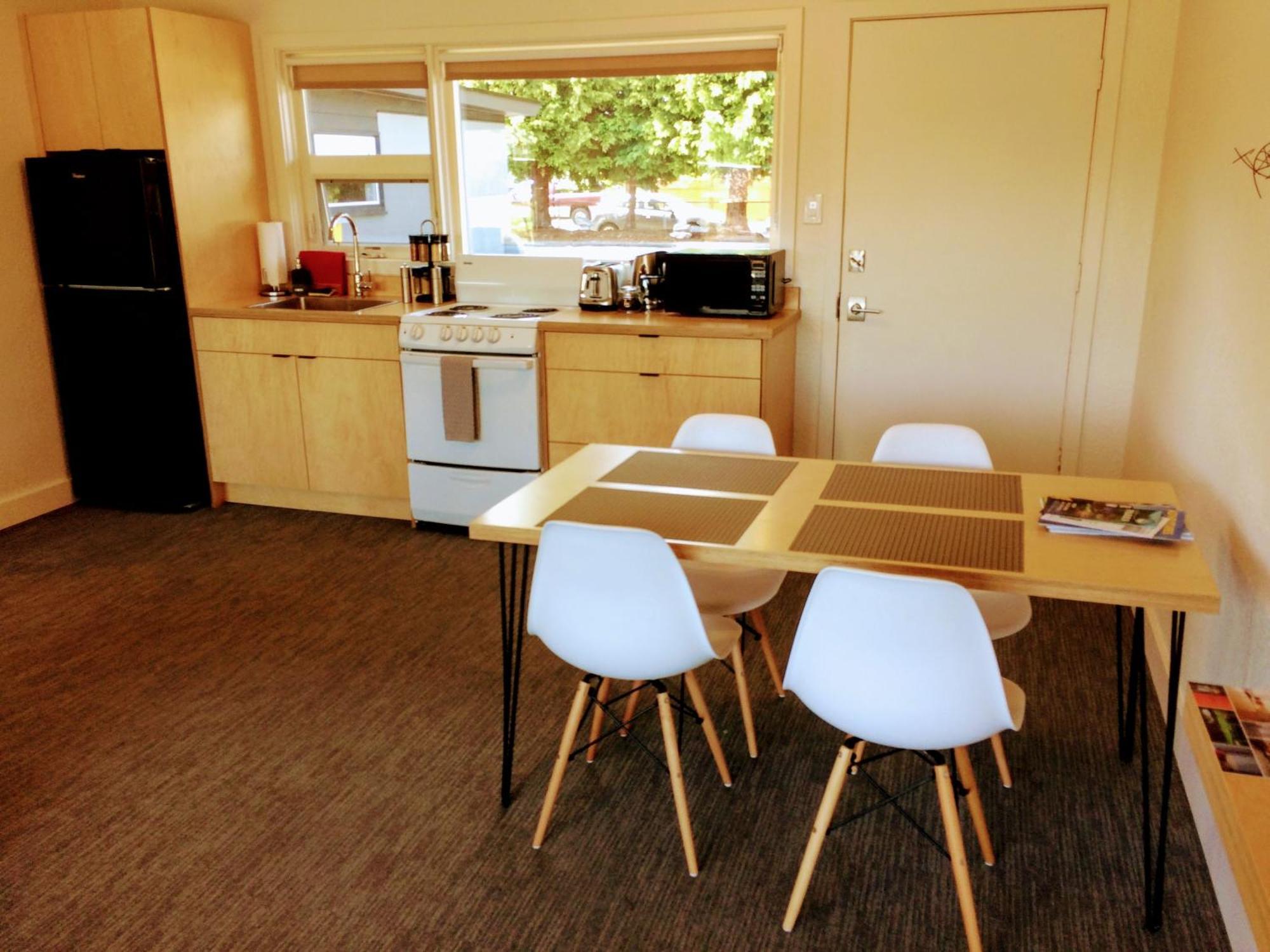 Cascades Deluxe Queen Studio