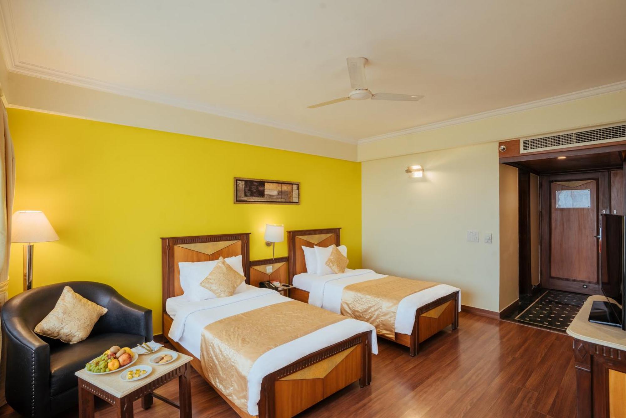 Executive Twin Room complimentary center access