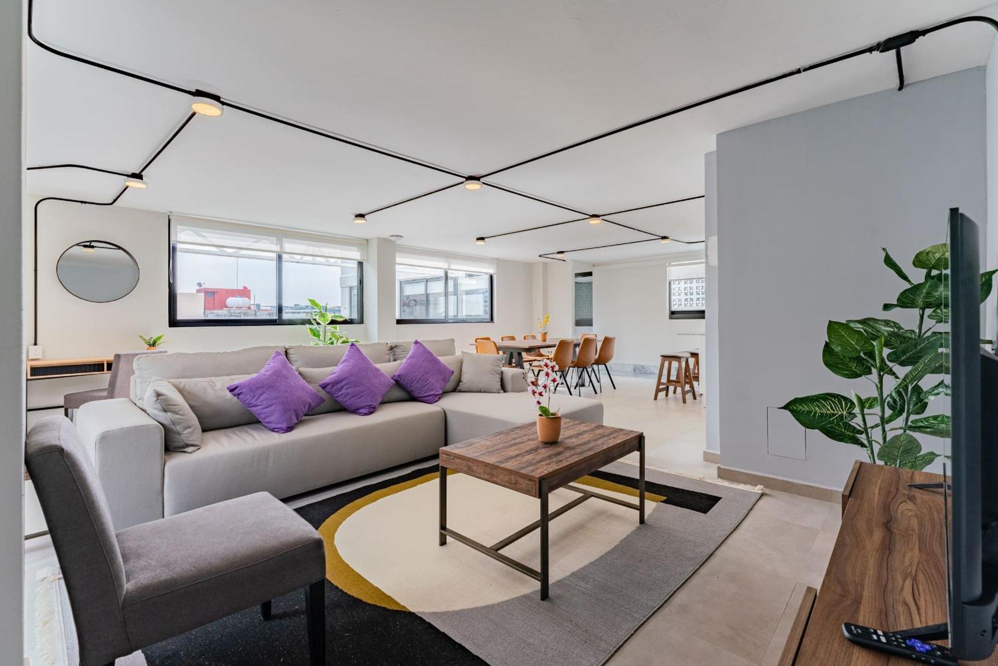 Four-Bedroom Deluxe Apartment