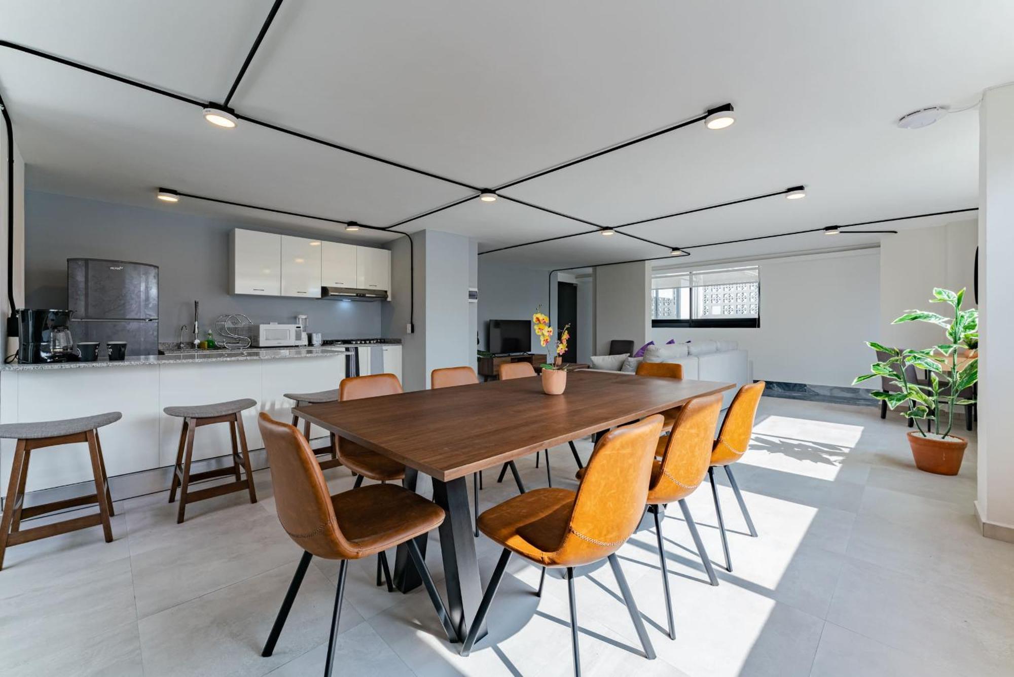 Four-Bedroom Deluxe Apartment