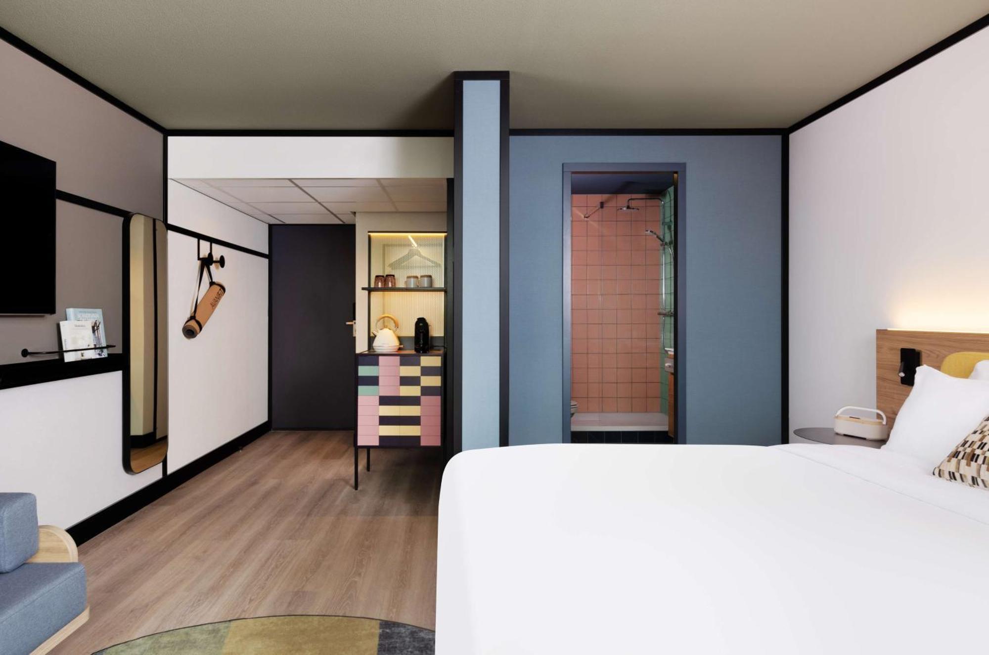Superior Canal View Room