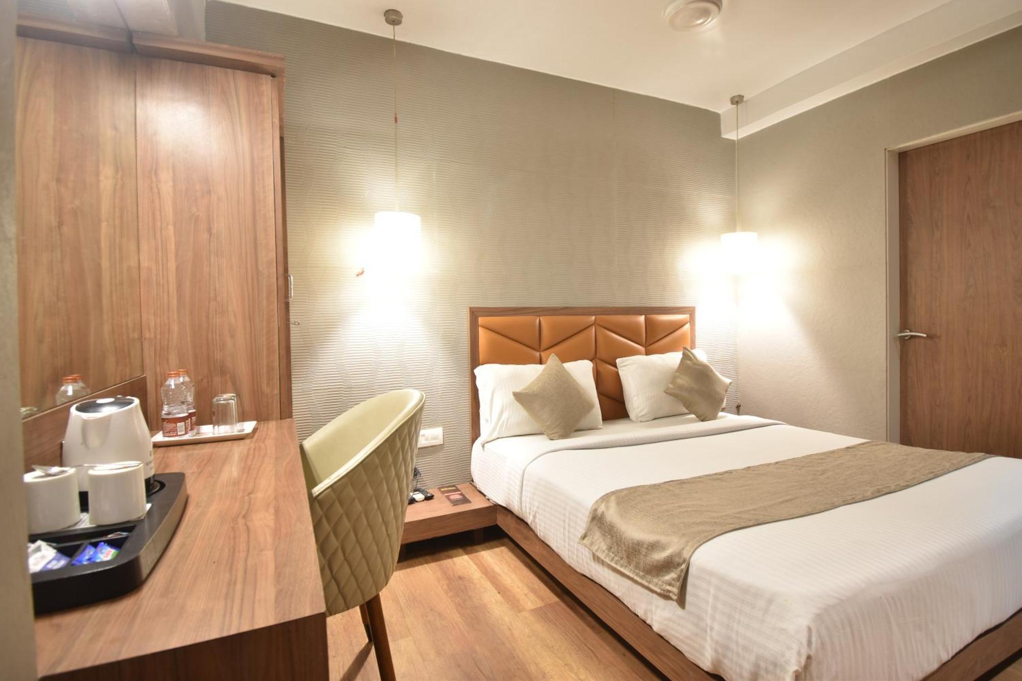 Deluxe King Room