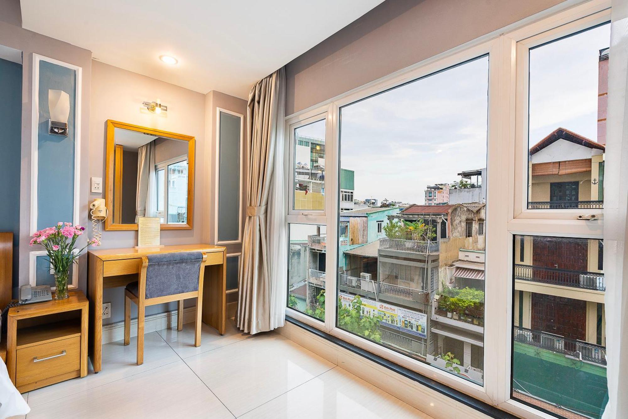 Deluxe Double Room City View