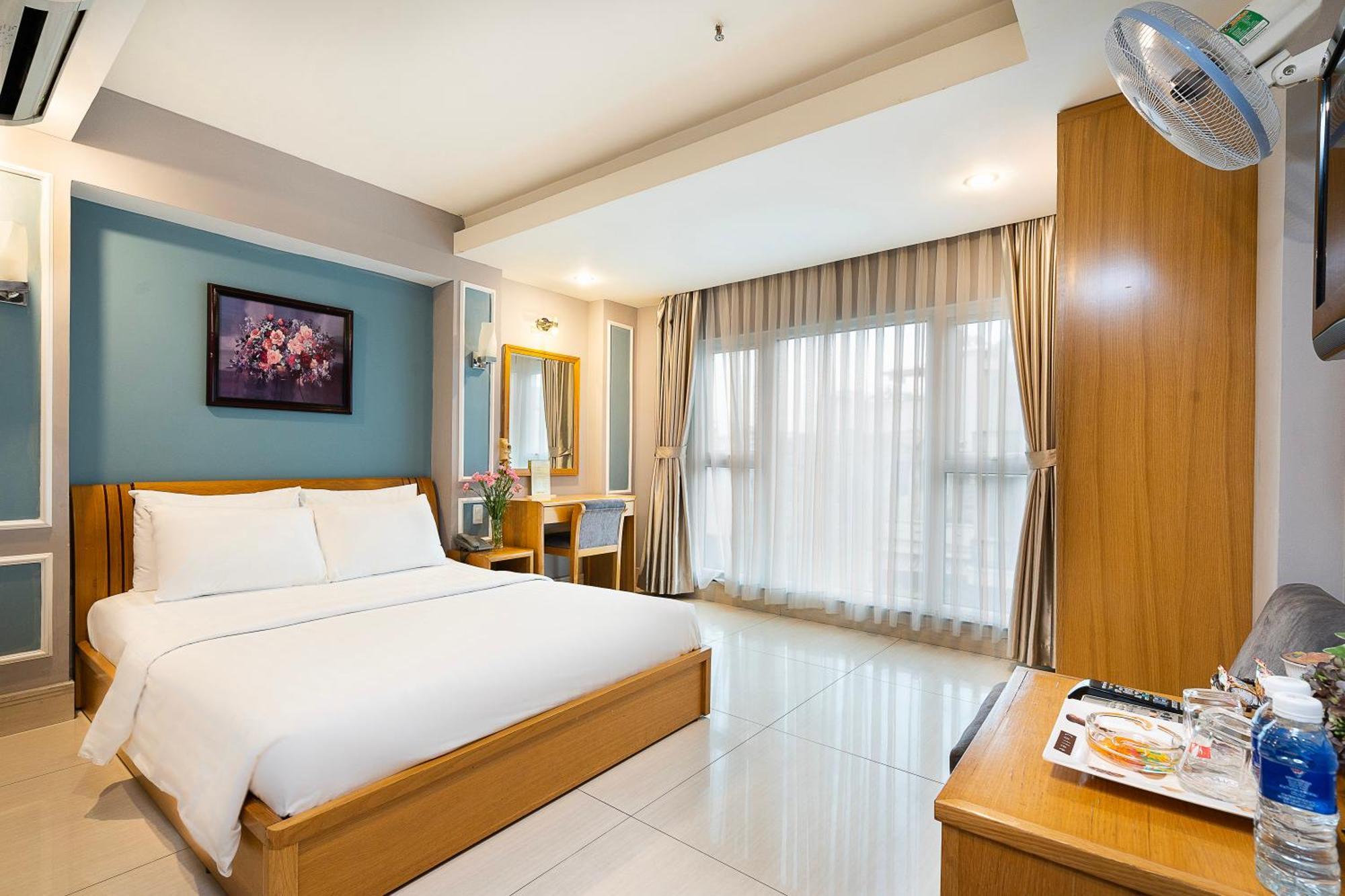 Deluxe Double Room City View