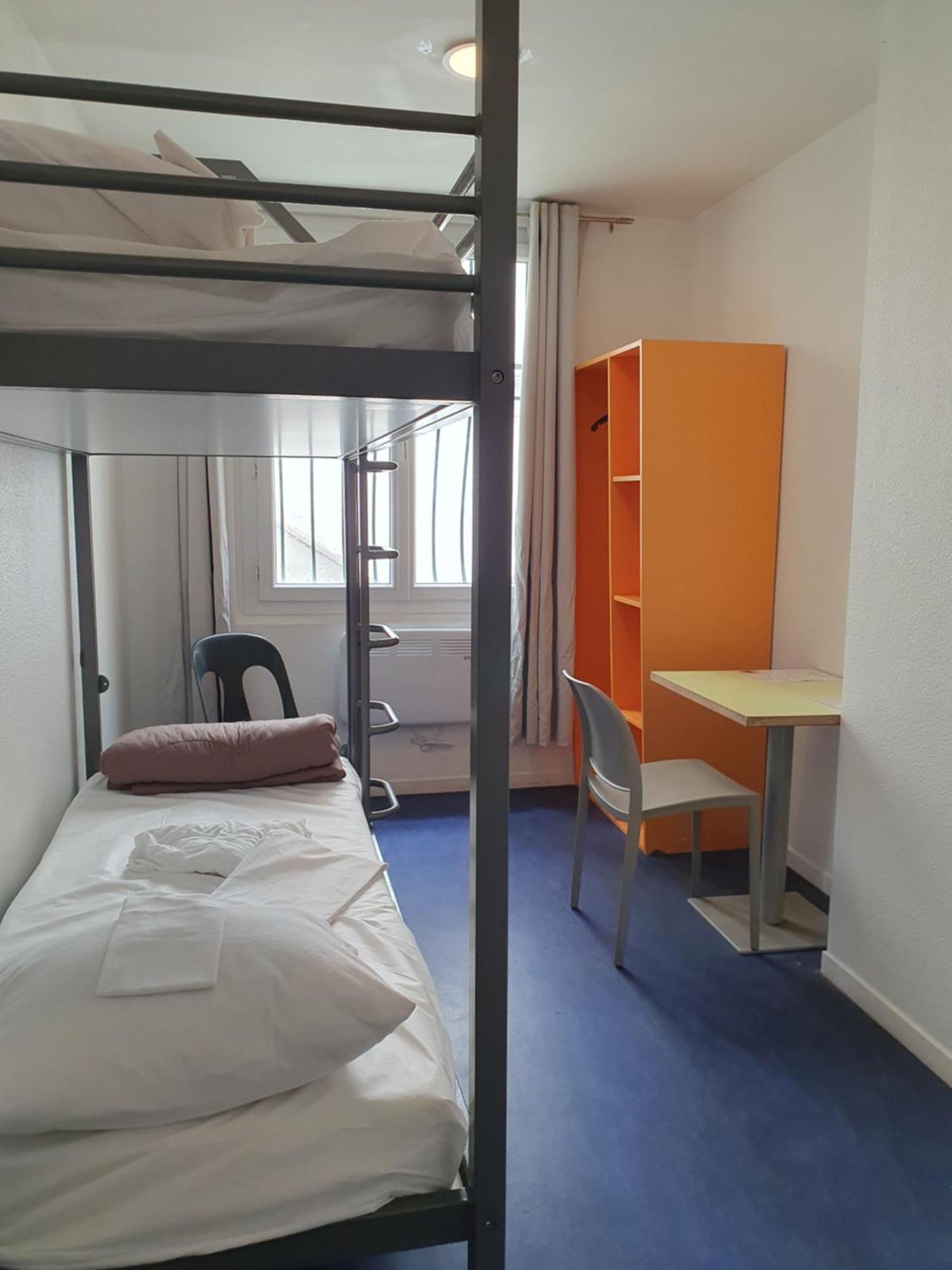 Room 2 bunk beds bathroom