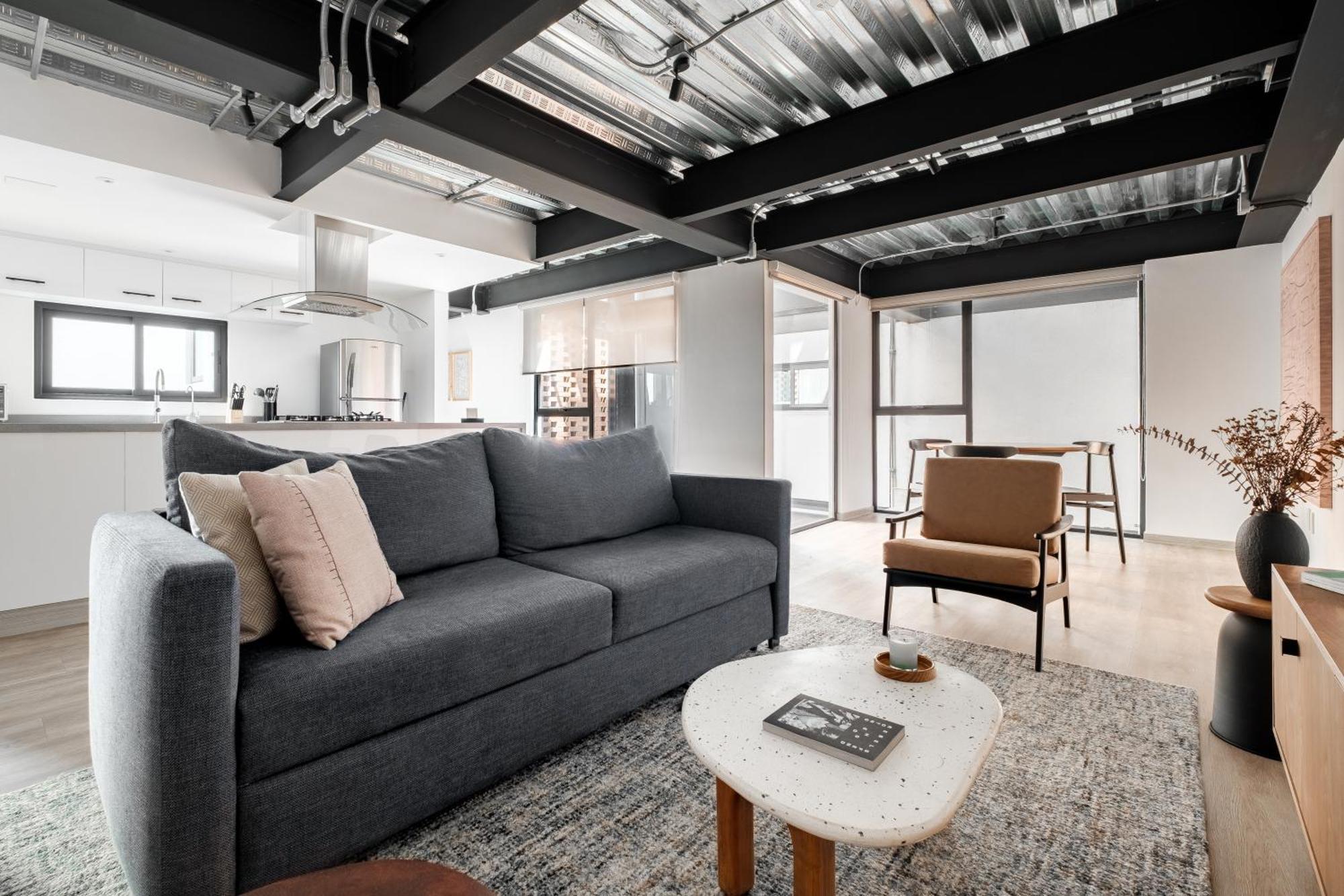One-Bedroom Apartment
