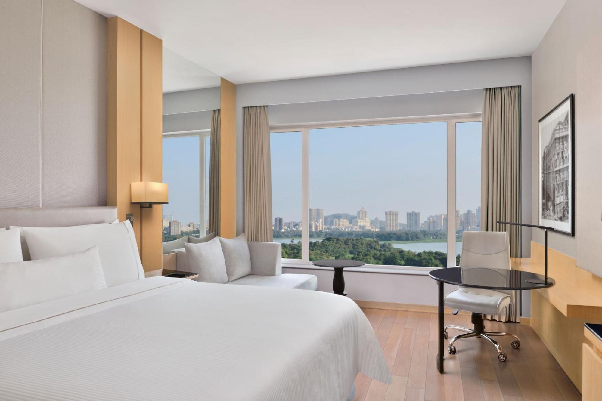 Guest Room 1 King Lake view Curated high-tea experience & enjoy on F&B Spa