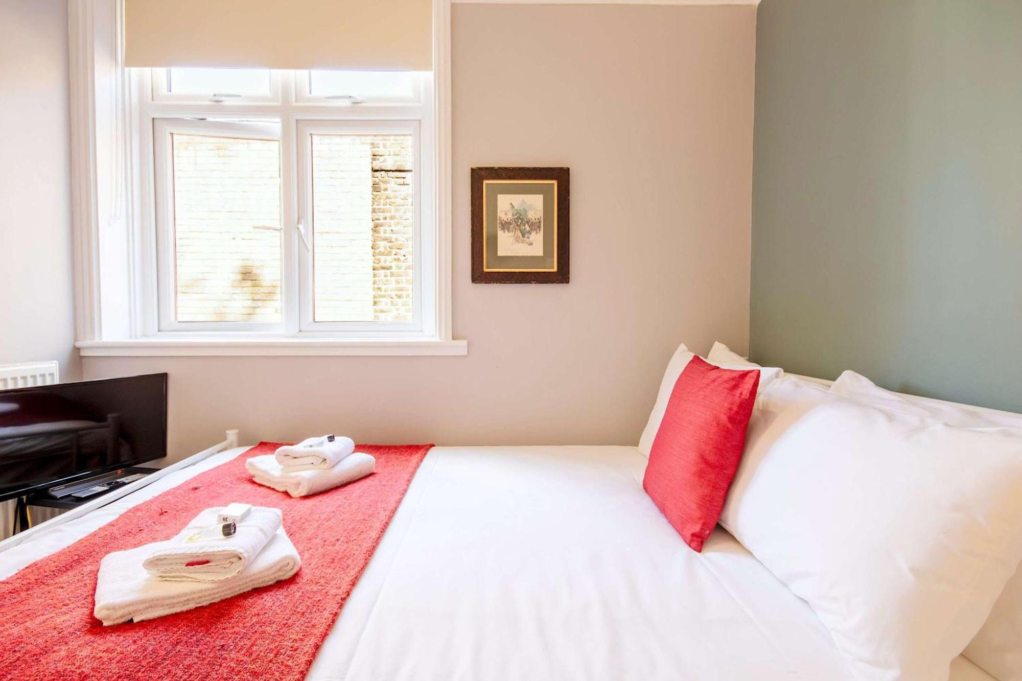 Double Room Private Bathroom