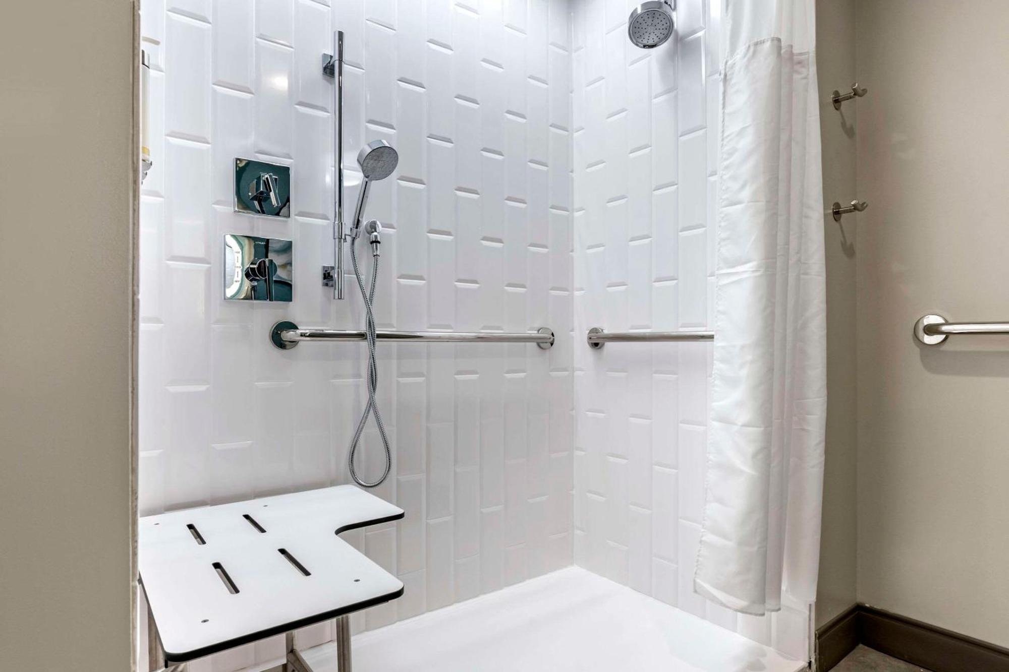 King Room with Roll in Shower - Accessible/Non Smoking