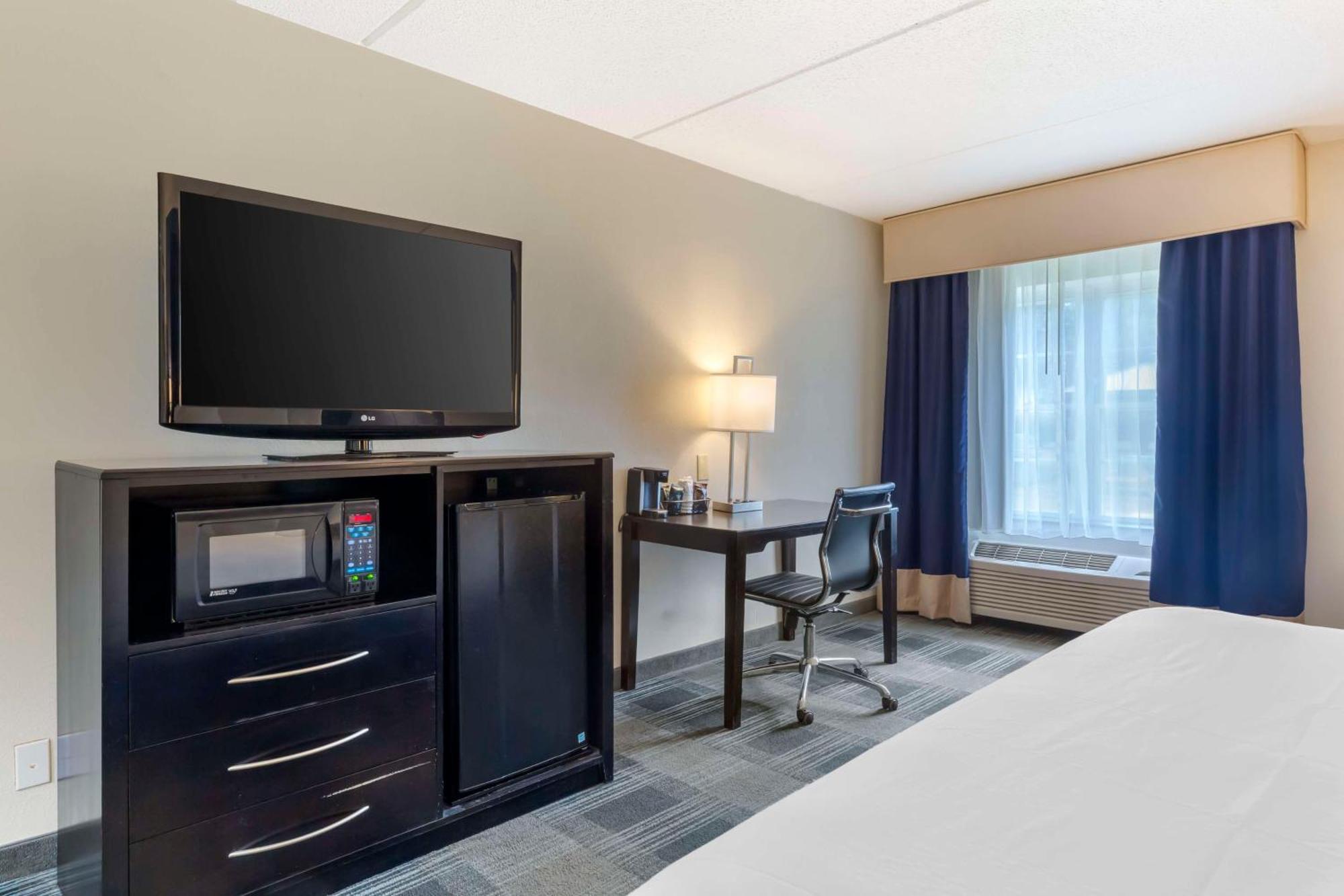 Queen Room - Mobility Access