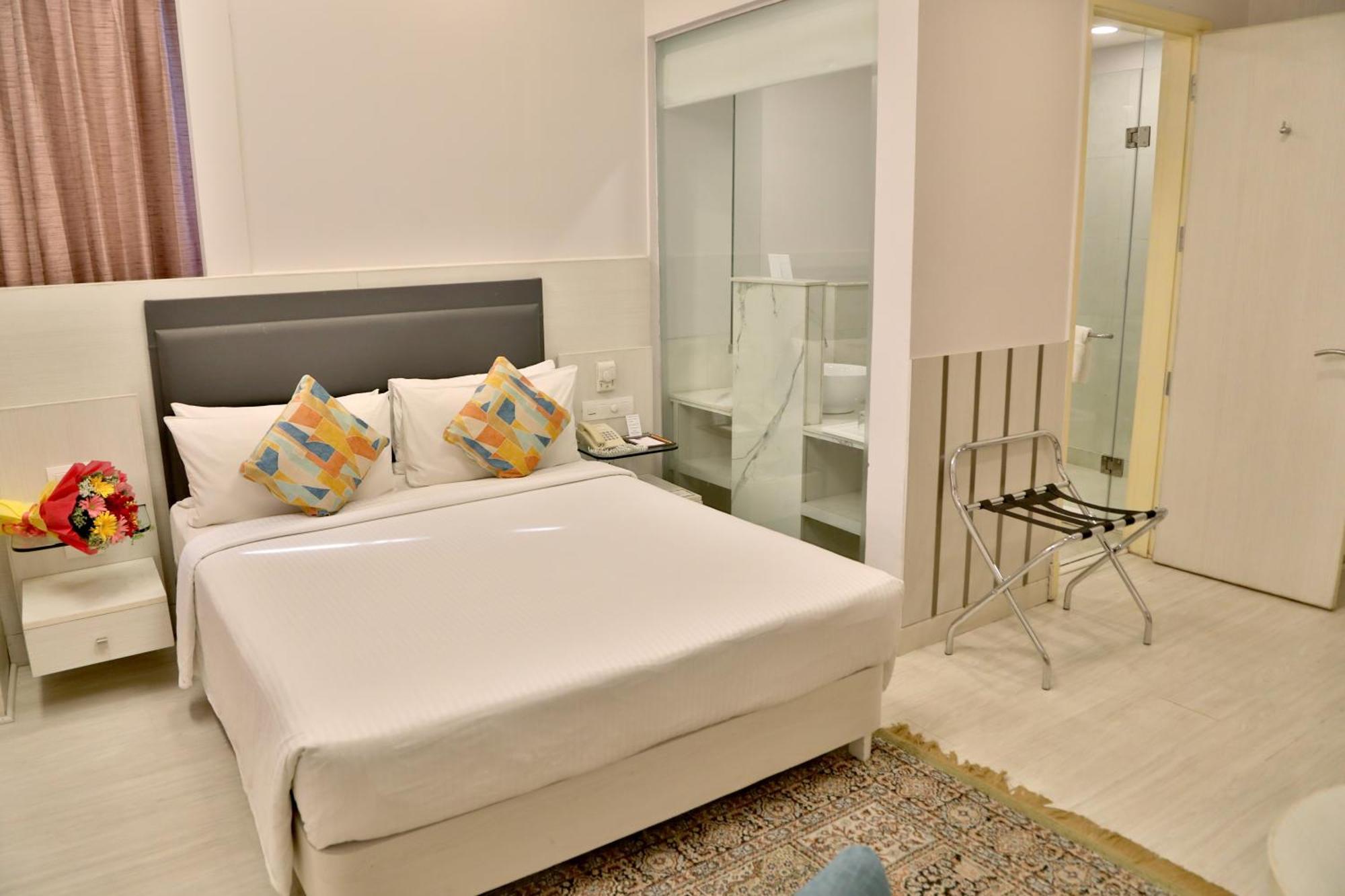 Deluxe Room - King Size Bed