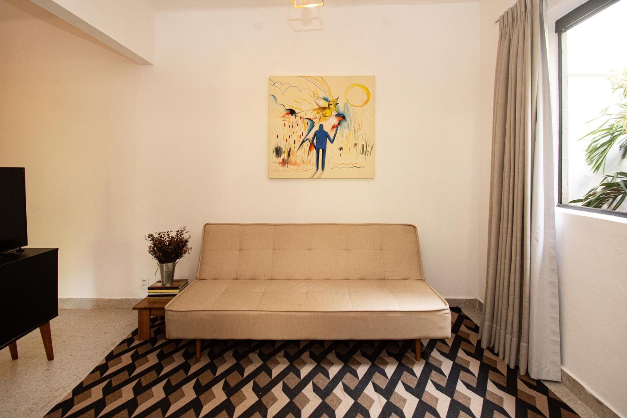Deluxe Queen Studio