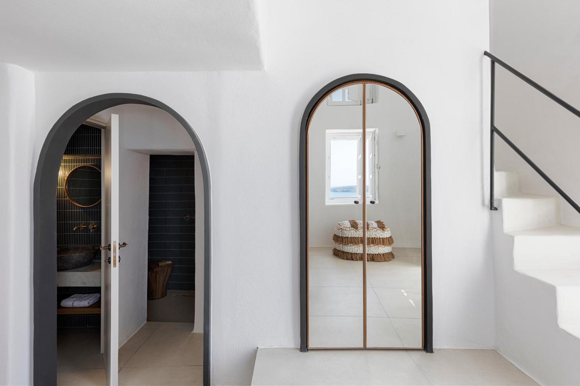 Sea View Maisonette sharing pool