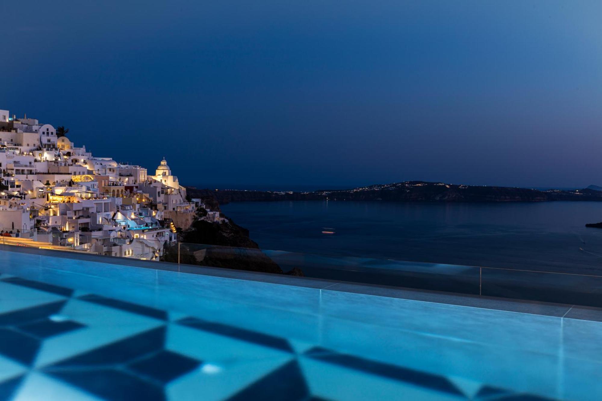 Sea View Maisonette sharing pool