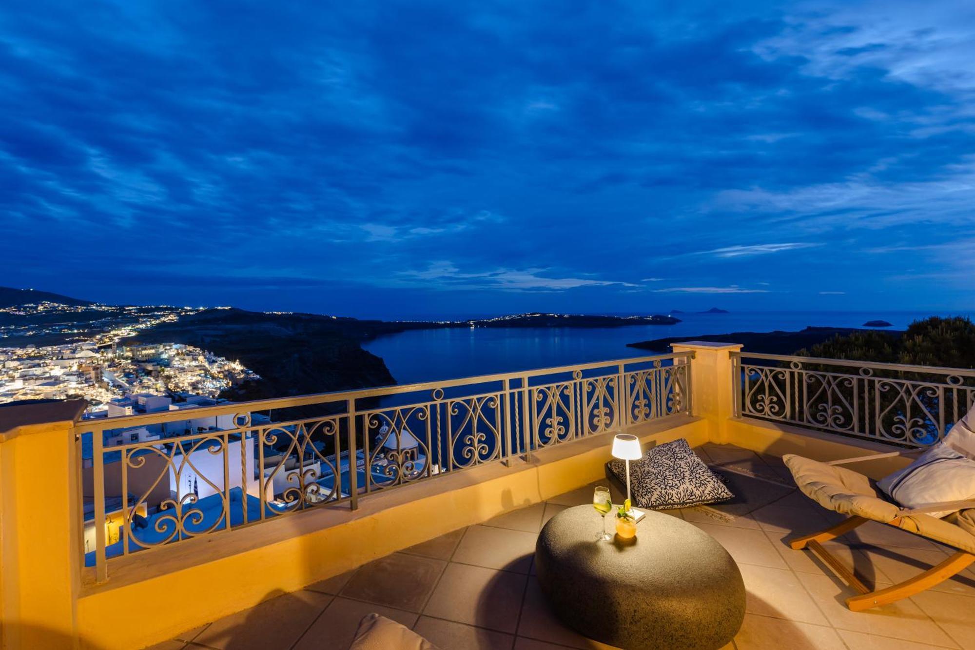Three-Bedroom Villa Caldera View