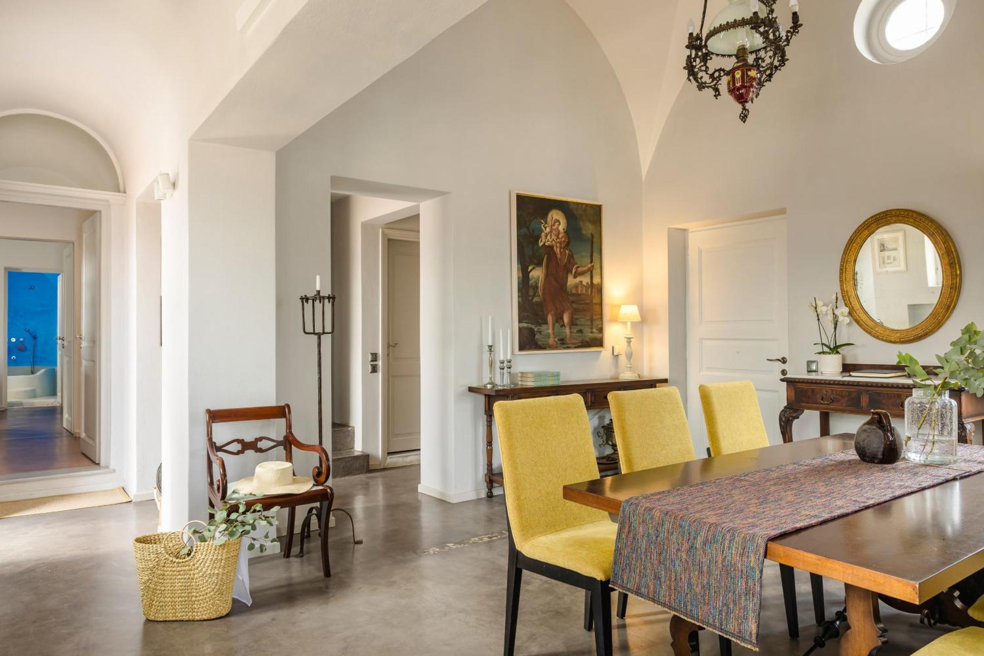 Three-Bedroom Villa Caldera View