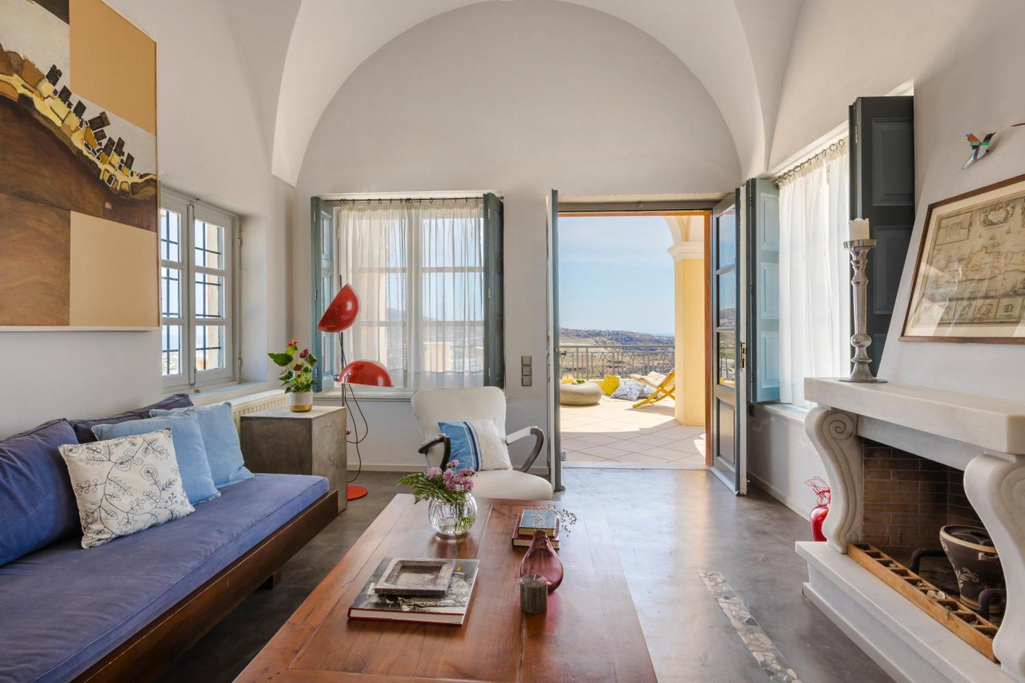 Three-Bedroom Villa Caldera View
