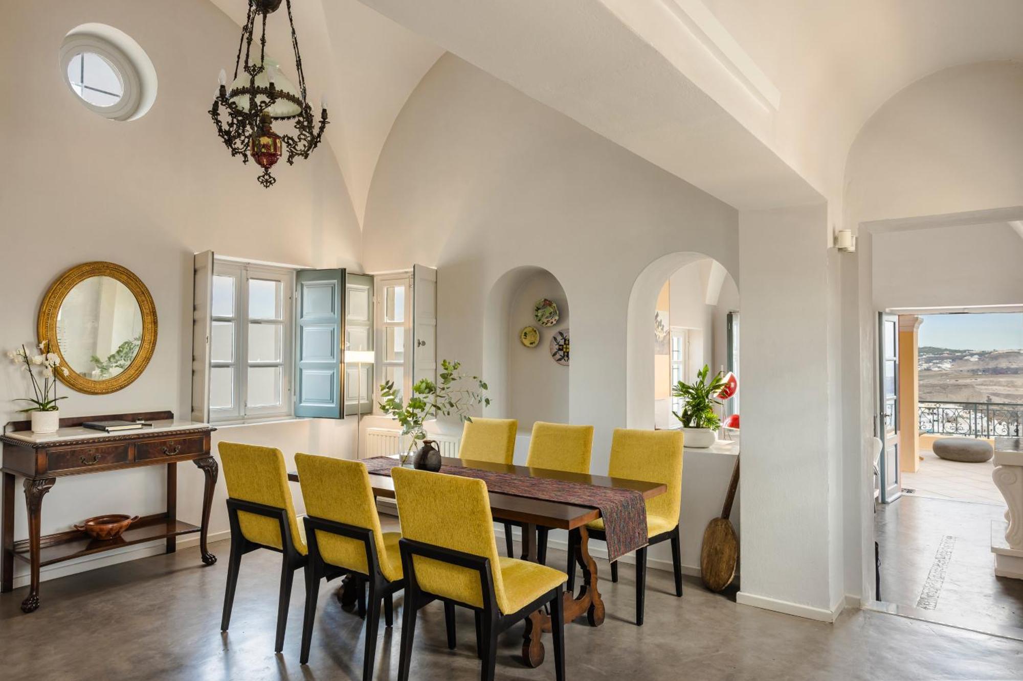 Three-Bedroom Villa Caldera View
