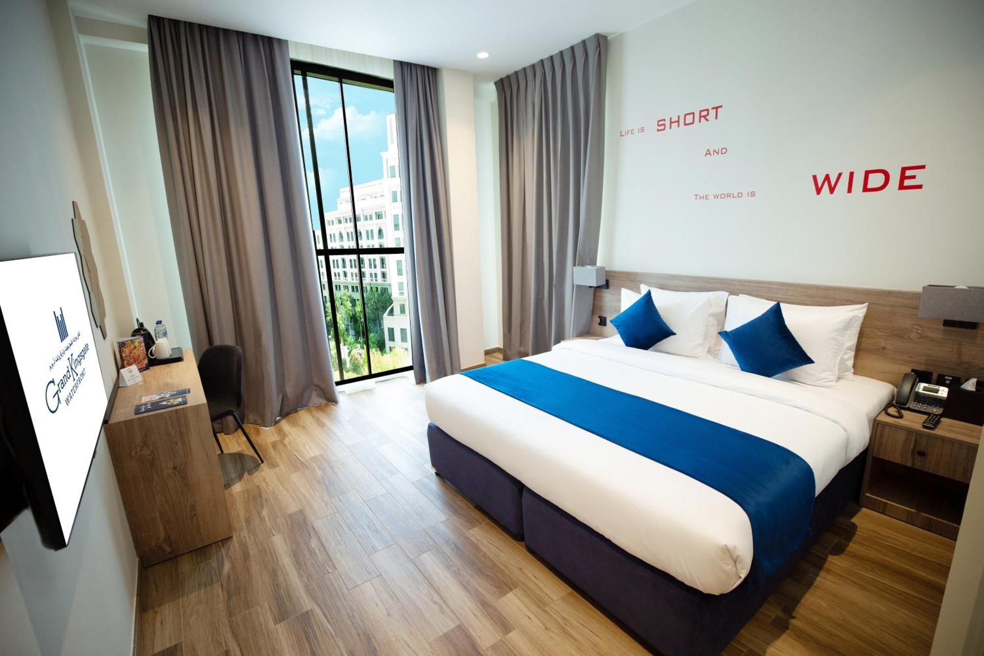 Deluxe Waterfront Room includes F&B