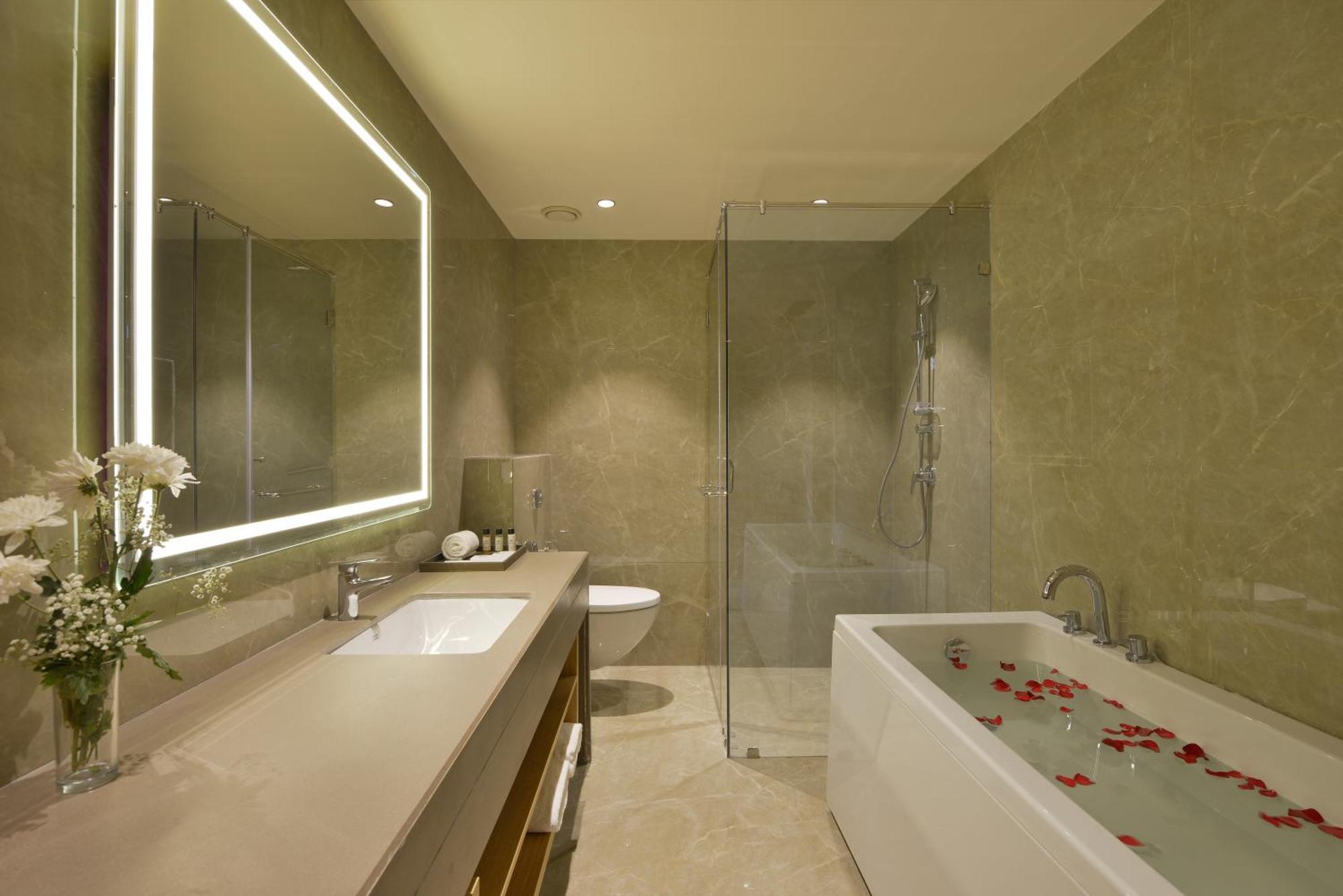 Executive Suite - 10% Discount on Food & Soft Beverages
