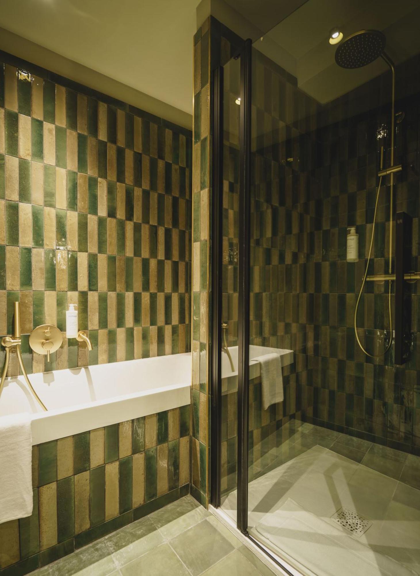 Junior Suite Shower Bath Balcony