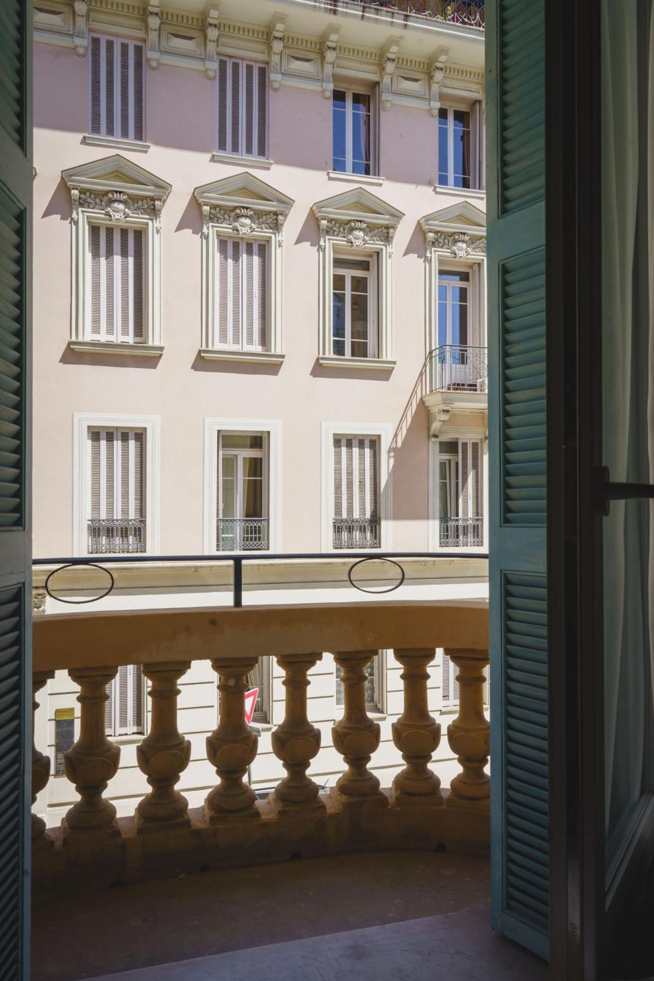 Standard Double Room Bath Balcony
