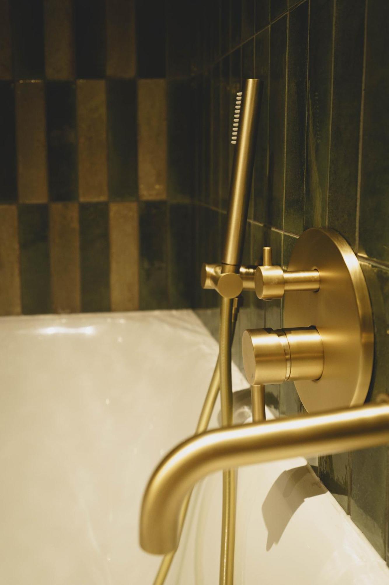 Standard Double Room Bath Shower