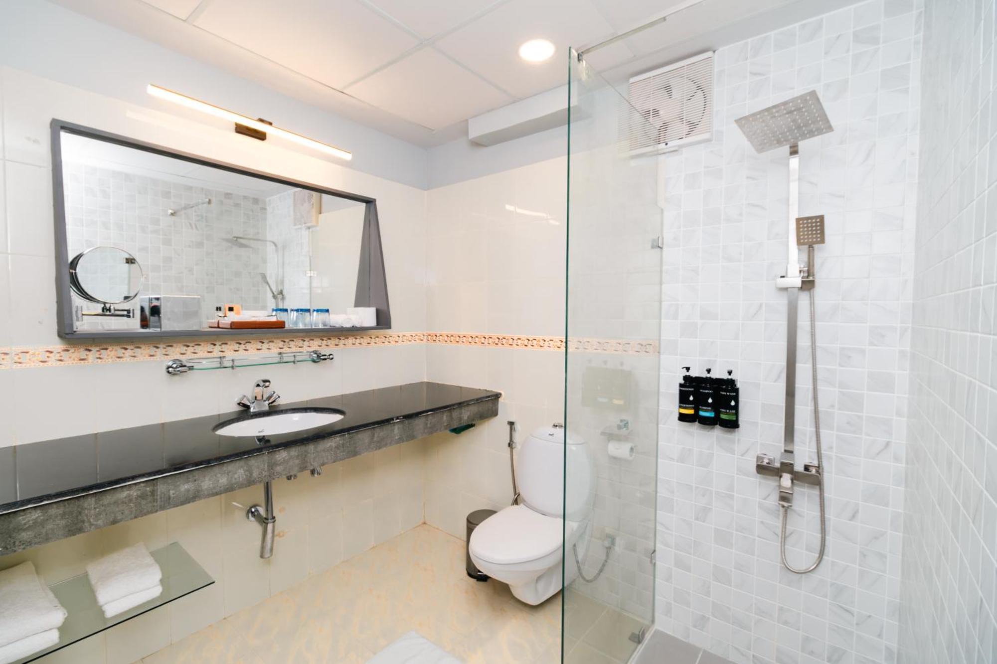 Standard Twin Room (Free Return Airport Transfer & 10% discount on Food & Beverage)