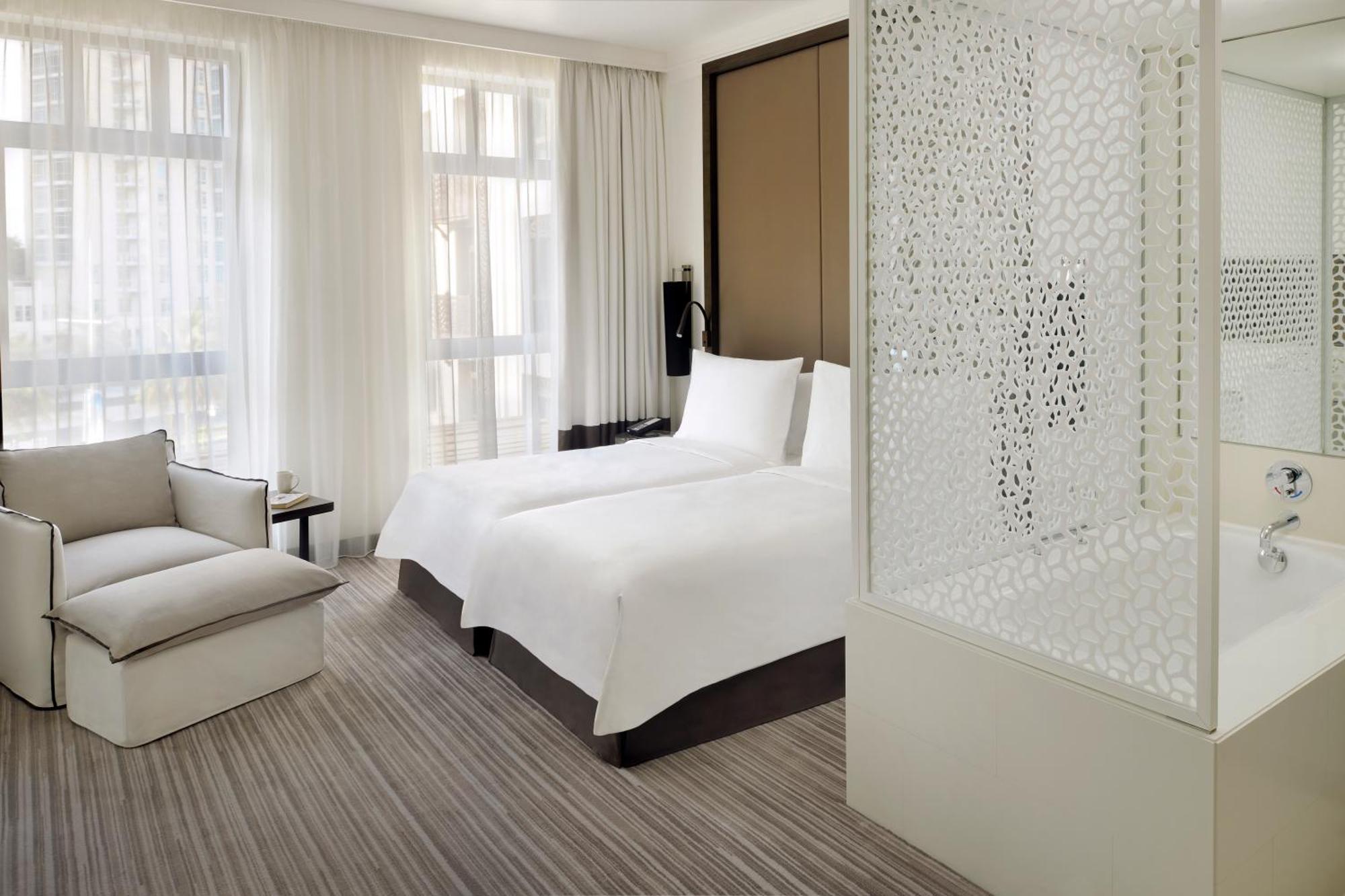 Deluxe Twin Room Pool View