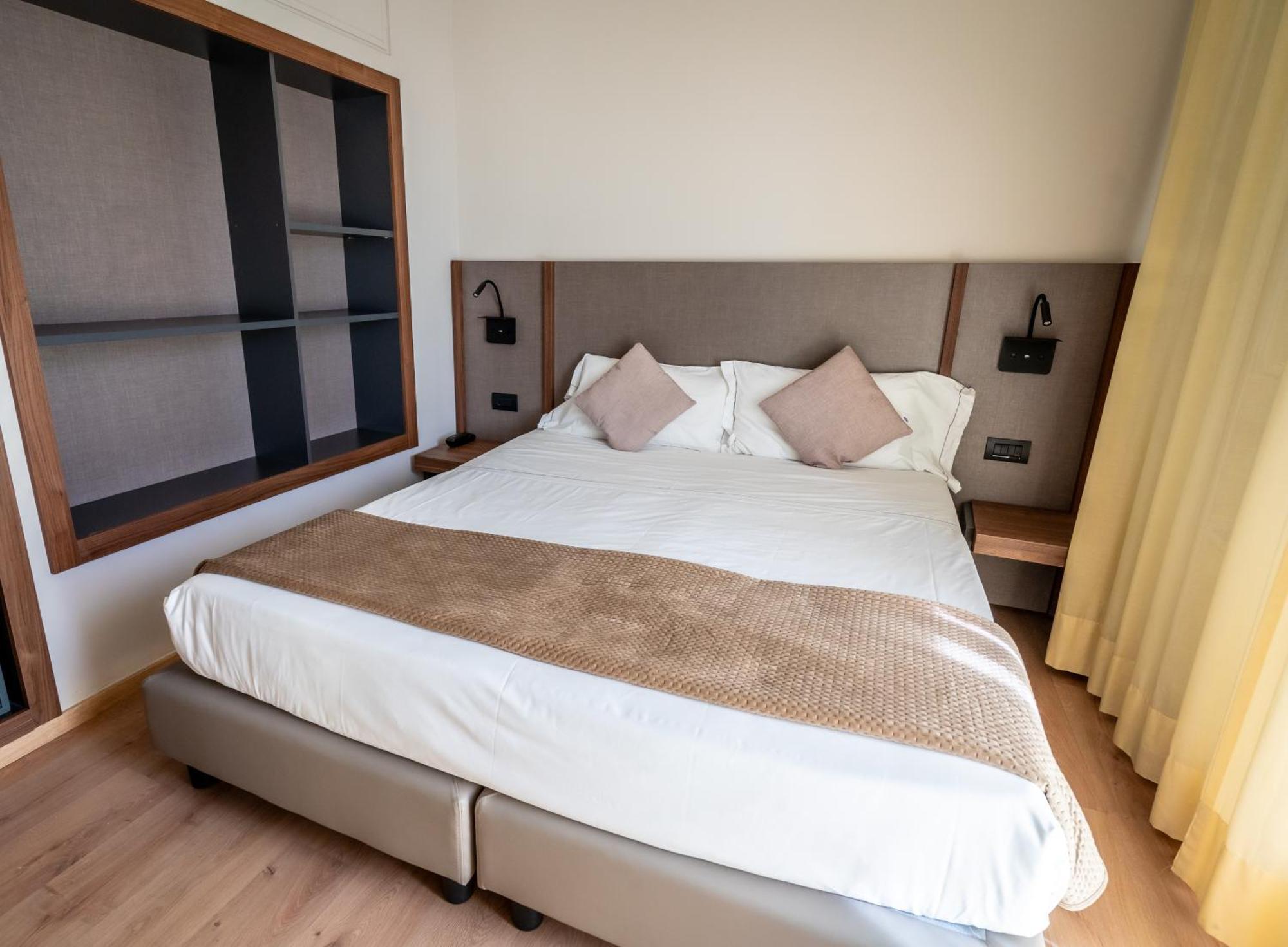 One-Bedroom Apartment with Sofa Bed (3 Adults)