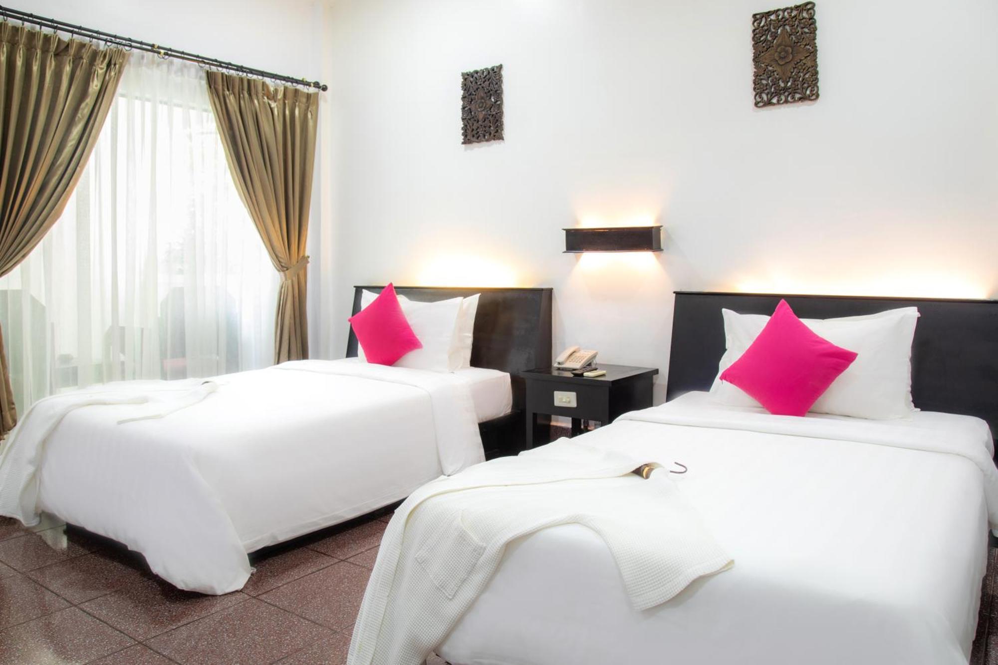 Deluxe Twin Room Balcony