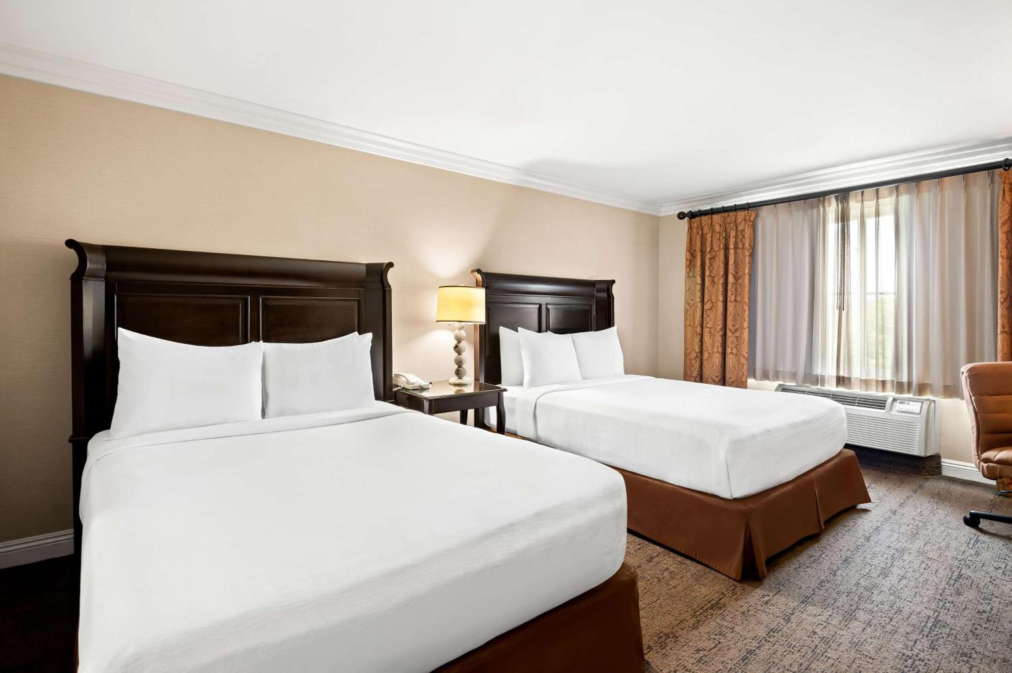 Queen Room with Two Queen Beds and Roll-In Shower - Disability Access/Non-Smoking,1603732341:JPEG